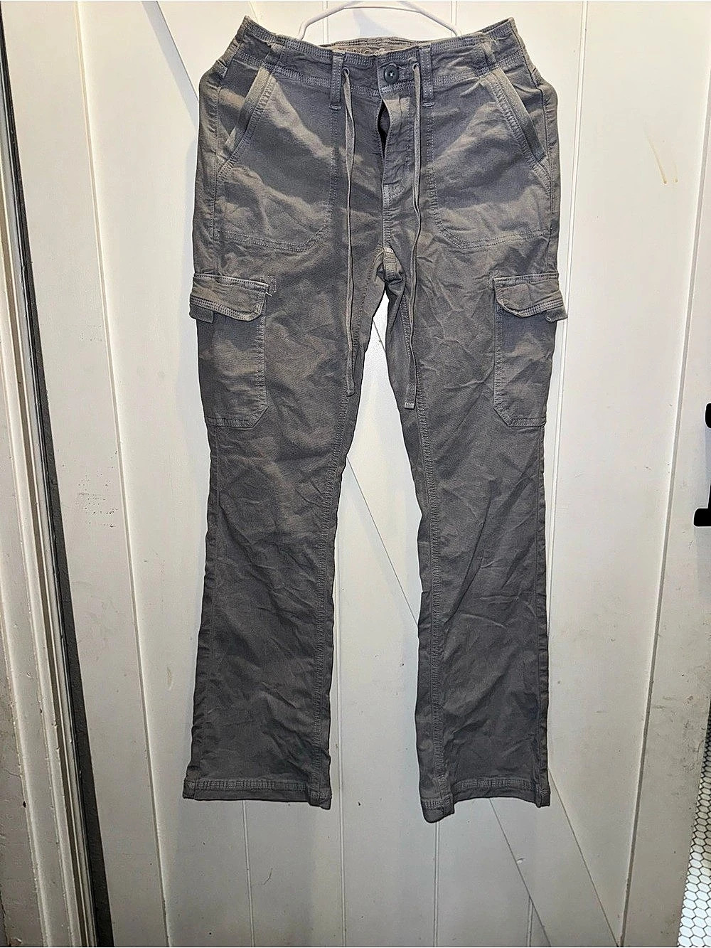 American Eagle Women's Cargo Pants Gray